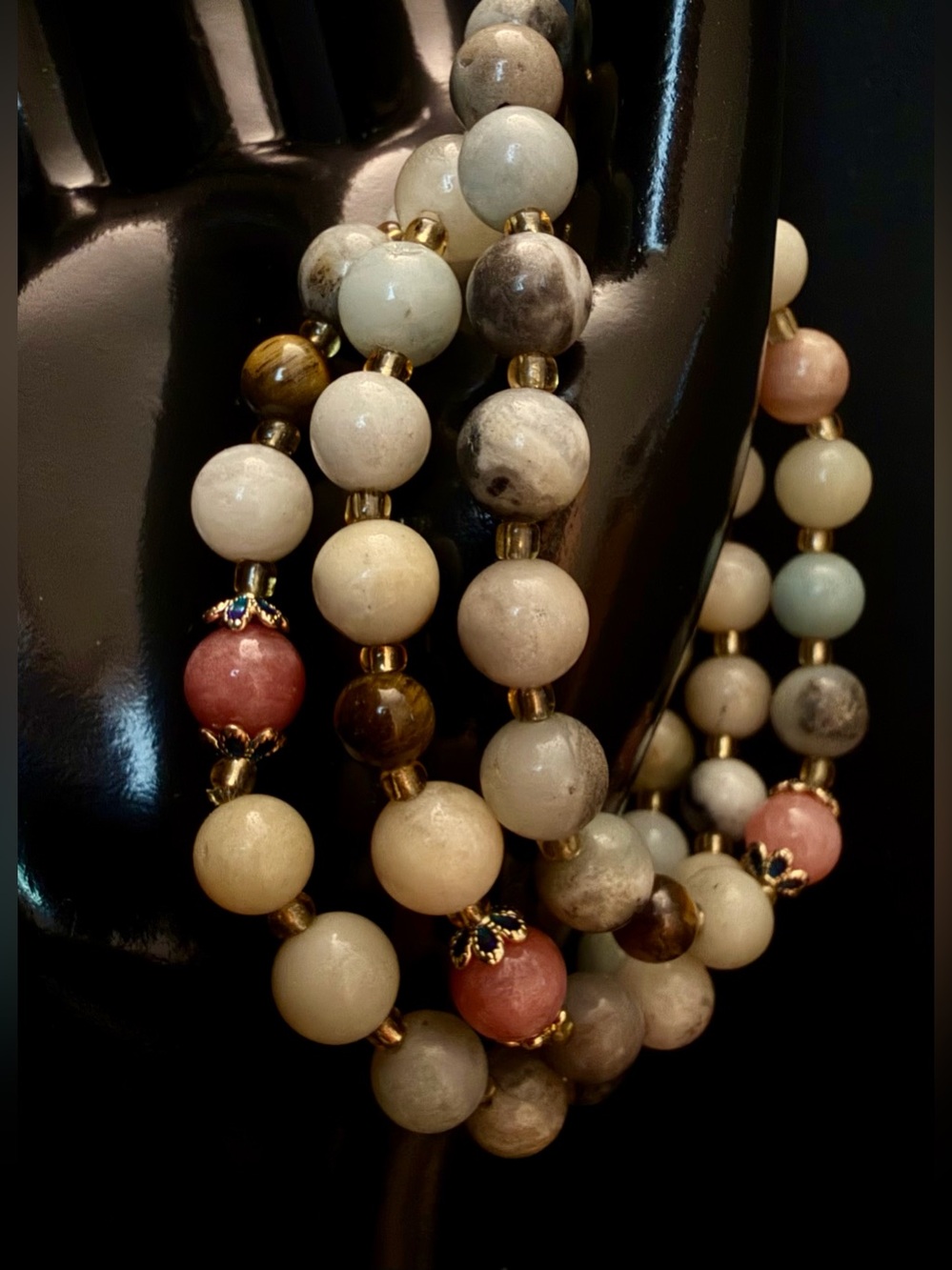 Natural stone colors - Glass Beaded Stretch Bracelet with gold-tone spacers - Picture 3 of 5